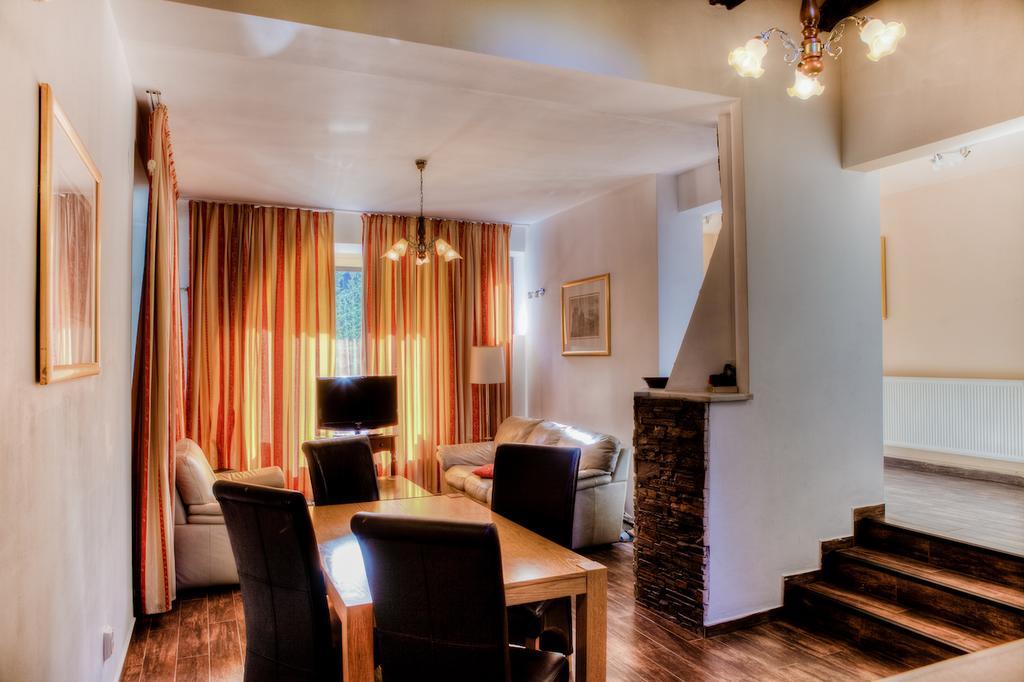 Hotel Vila Pinul Si Mesteacanul Poiana Brašov Exteriér fotografie