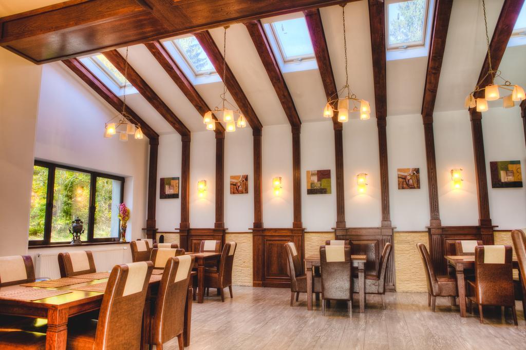 Hotel Vila Pinul Si Mesteacanul Poiana Brašov Exteriér fotografie